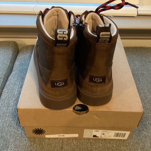UGG® Kids' Robley Waterproof Boot (Big Kid), size 4 - Picture 13 of 13